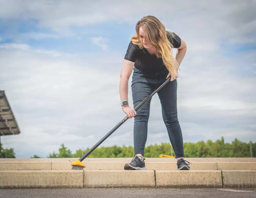 Roughneck Paving & Patio Brush Set 3 Pieces 3 Roughneck Paving & Patio Brush Set 3 Pieces - Image 3