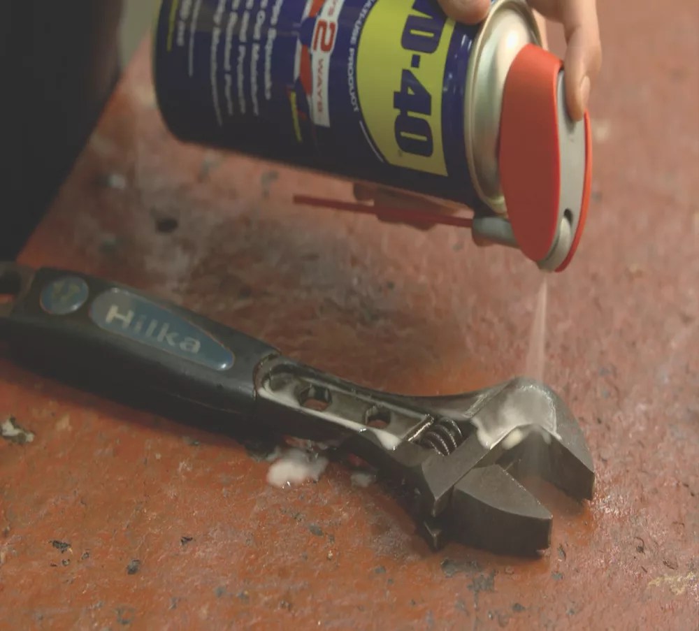 WD-40 Multi-Use Lubricant 450ml 5 WD-40 Multi-Use Lubricant 450ml - Image 5